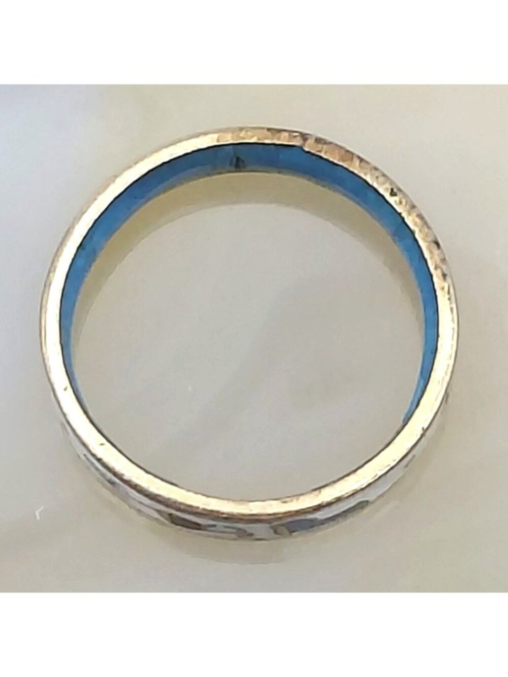 Vintage Cloisonné White Enamel Geometric Design Brass Band Ring Size 6 - Picture 2 of 8